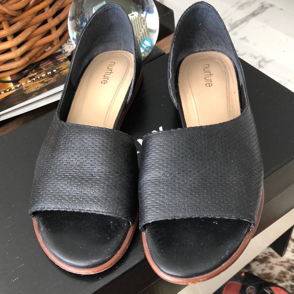 NURTURE FLATS 🥿 in Black EUC sz 8M
